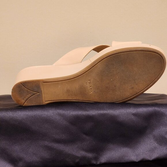 Excellent!! EU38.5|PRADA: Beige Platform Patent Leather Mule Sandals - Picture 10 of 11